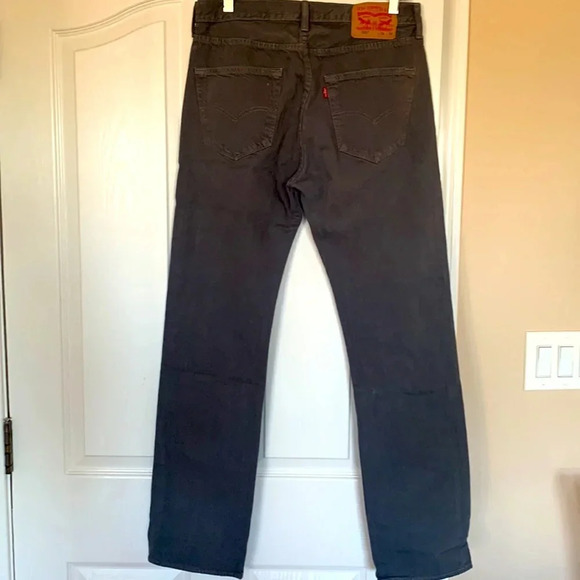 Mens LEVIS 501 31x32 in grey with some wear but very cool - Picture 6 of 8